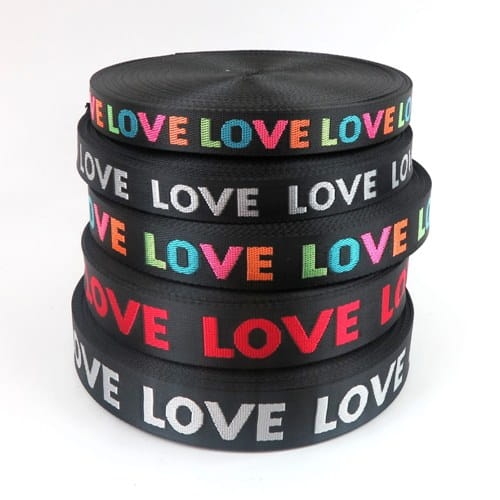 Taśma nośna poliestrowa 38 mm czerwono-czarne ”LOVE”