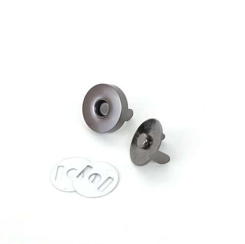Magnes - zapięcie 18 mm kolor czarny