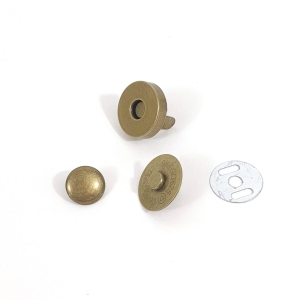 Magnes - zapięcie 18 mm kolor stare złoto z zatrzaskiem