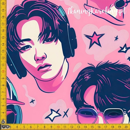WELUR TAPICERSKI K-POP Chłopcy w słuchawkach i czapkach na różowym tle